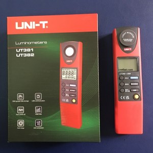 Máy đo, ghi dữ liệu ánh sáng Uni-T UT382